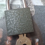 Small padlock like new