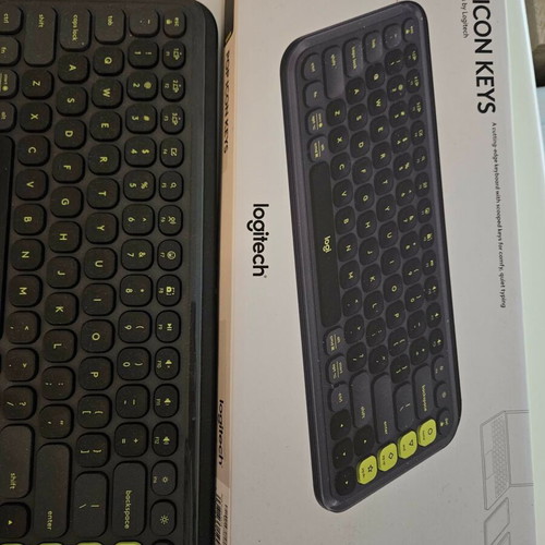 Logitech POP Icon Keys Bluetooth Keyboard like new, Graphite/Green