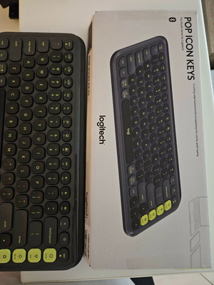 Logitech POP Icon Keys Bluetooth Keyboard like new, Graphite/Green