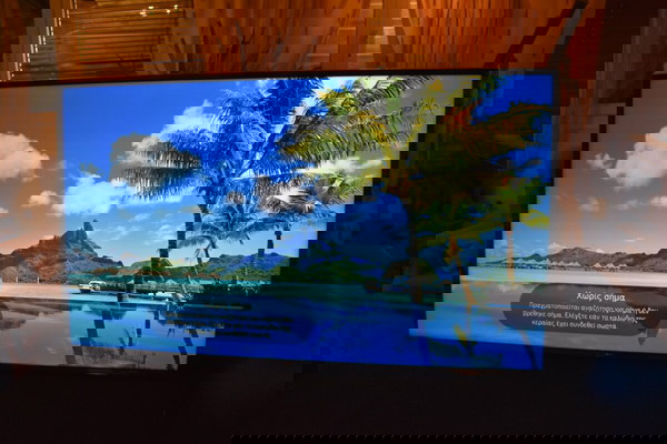 SMART TV 65 inch