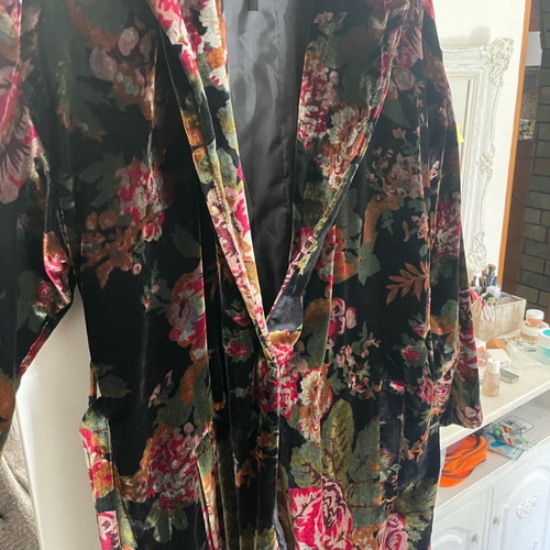 Velvet coat used with buttons and belt multicolored