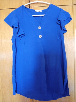 Blouse in wide fit like new, blue rouille with wooden buttons