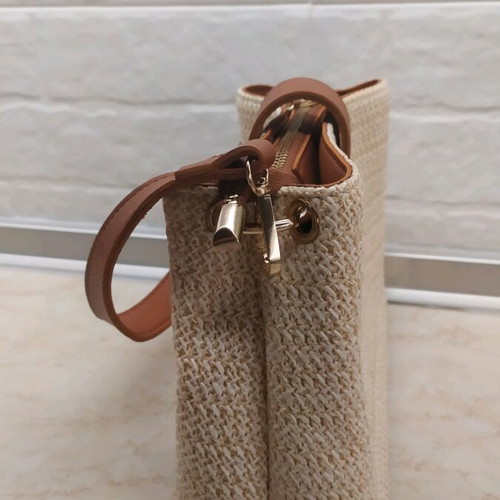 Sandra Fellini summer hand bag new, small straw