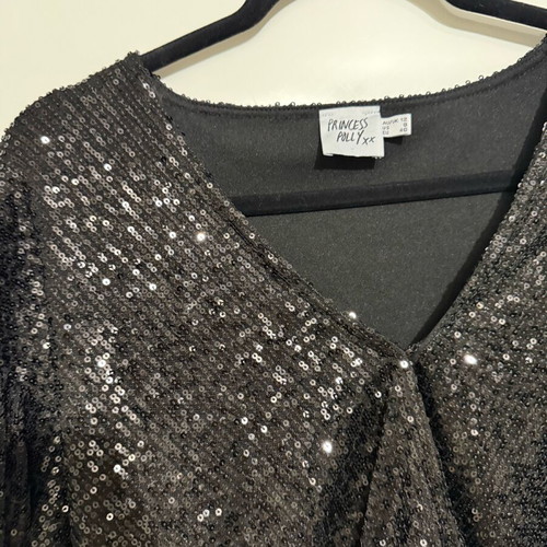 Sparkling top Princess Polly like new, black, size M
