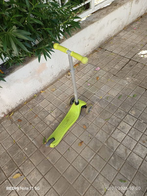 Globber scooter like new
