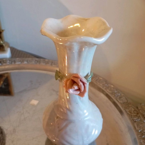 Small porcelain vase like new, vintage