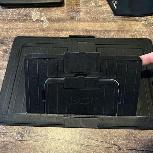 Wacom Cintiq 13HD tablet used for graphic designers