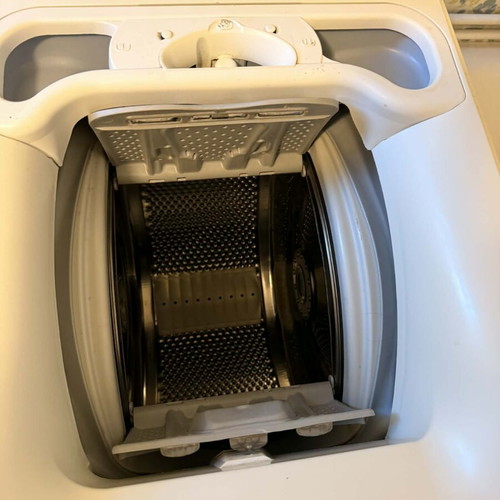 AEG Electrolux top loading washing machine like new, 6 kg
