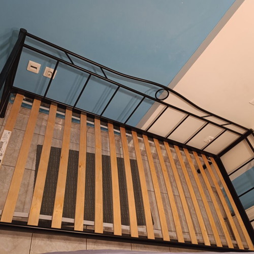 Ramsta bed 90 x 200 cm like new, black metal frame with wooden slats