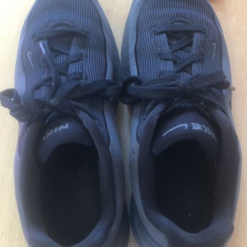 Nike women's athletic shoes, black, size 39