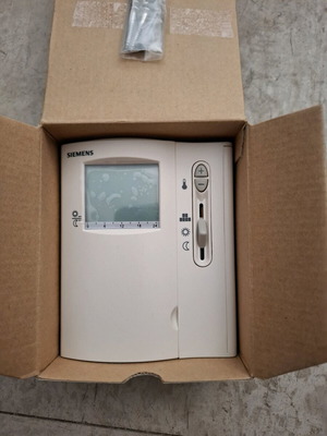 Siemens room thermostat new with led display and weekly program
