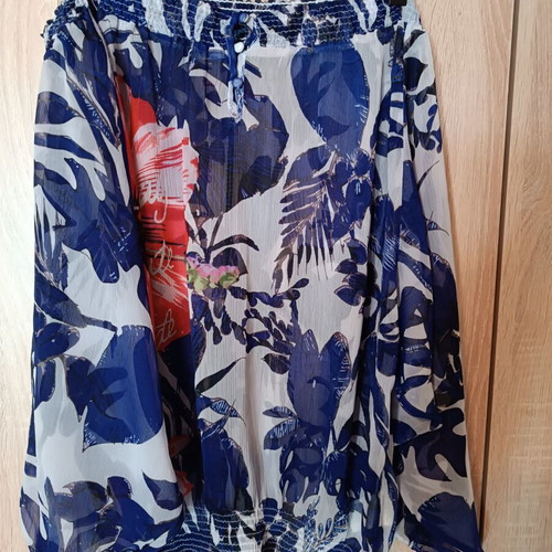 Desigual off the shoulder blouse like new, blue and red