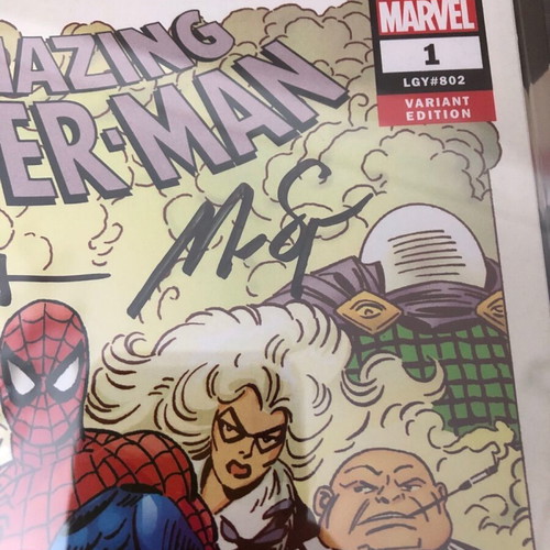 Amazing Spider-Man 1 (802) signed CGC graded 9.6 John Romita 1:100 variant
