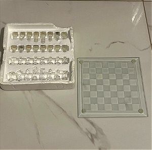 Γυάλινο σκάκι (επιτραπέζιο)