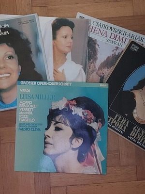 Vinyl records 5 with arias by R. Kabaivanska, G. Dimitrova & A. Moffo like new