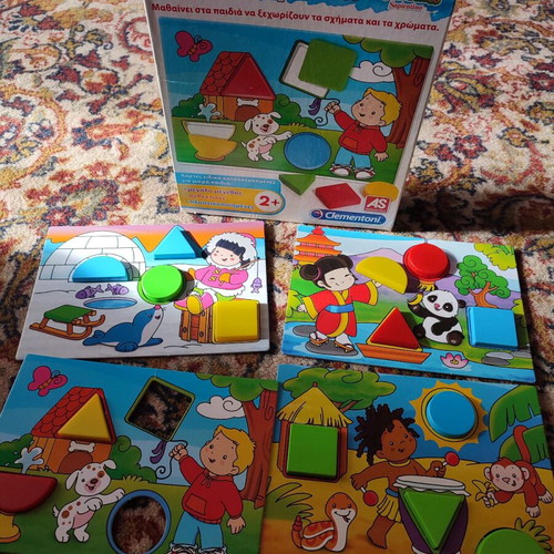 Educational board game Shapes & Colors used for children from 2 years old