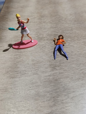Kinder Maxi Barbie Figures used, medium size