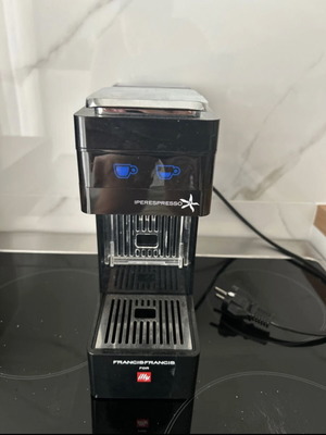 Iperespresso Illy espresso machine used with spare capsule