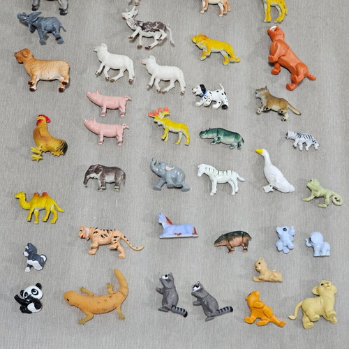 Animal figures used, set