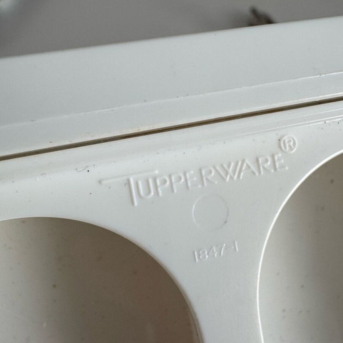 Tupperware wall spice rack set like new, 4 pieces