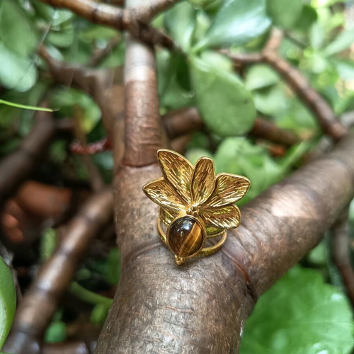 Ring like new gold color stainless steel