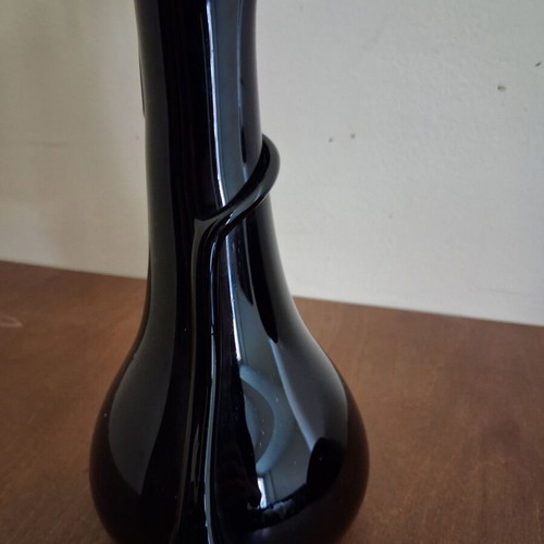 Black art glass vase set like new with gift vase