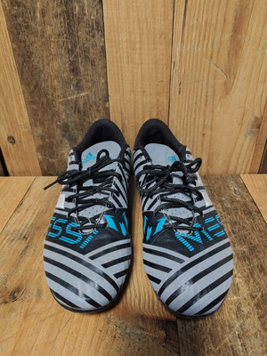 Adidas Messi ποδοσφαιρικά παπούτσια μέγεθος 39 μεταχειρισμένα, γκρι και μπλε