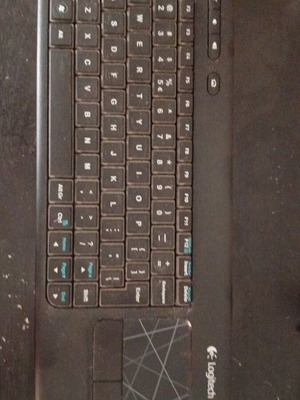 Logitech K400 keyboard and mouse combo like new