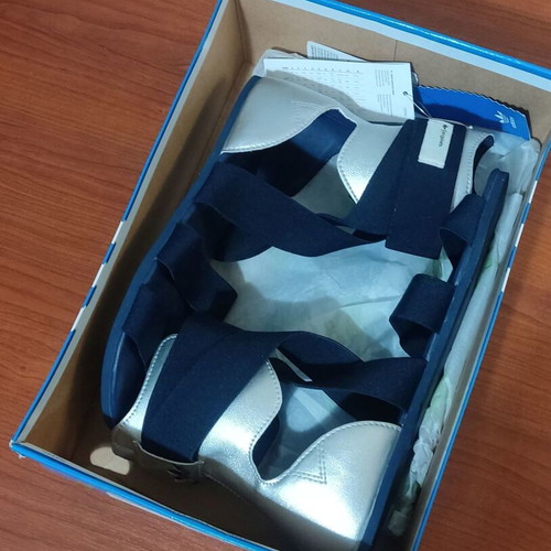 Vintage Adidas Originals Gladiator Sandals new, size US 6, blue silver