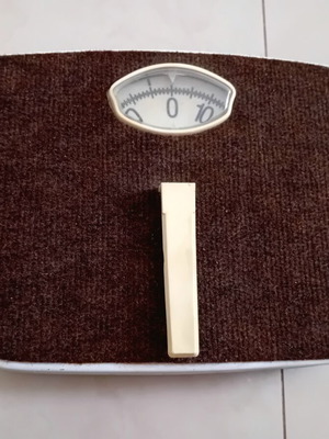 Vintage mechanical scale used, 1970s, up to 120 kg, Greek made