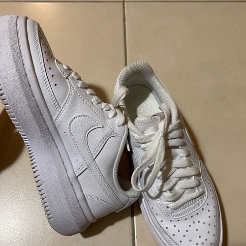 Nike sneakers size 36.5 used, white sports shoes