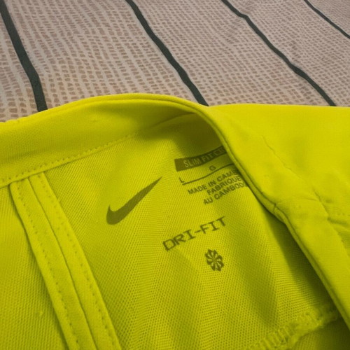 Nike thermal shirt like new, fluorescent yellow, size L