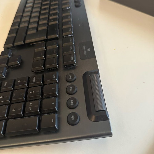Logitech G915 Lightspeed Keyboard new, US layout