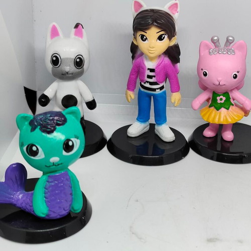 Gabby's Dollhouse collectible figures set of 6, like new
