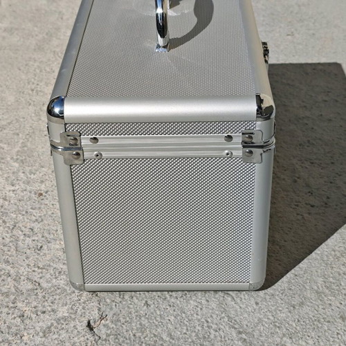 CD case 200 slots like new with keys