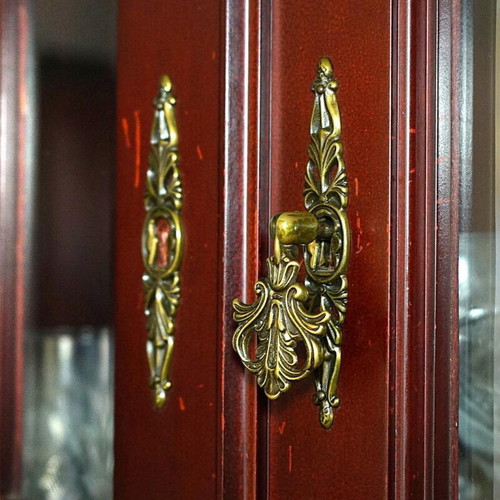 Chippendale mahogany display cabinet like new