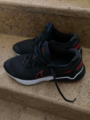 Nike Renew 44 athletic shoes like new, black, size 44