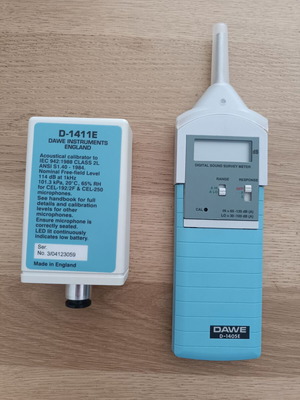 Dawe D-1405E digital sound level meter and Dawe D-1411E acoustical calibrator like new