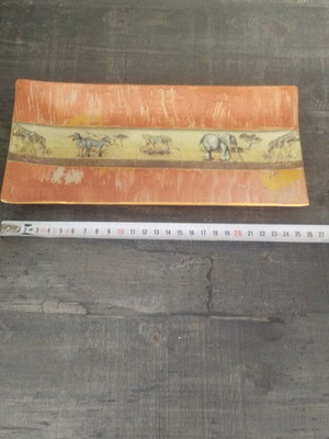Decorative platter new with wild animal motifs