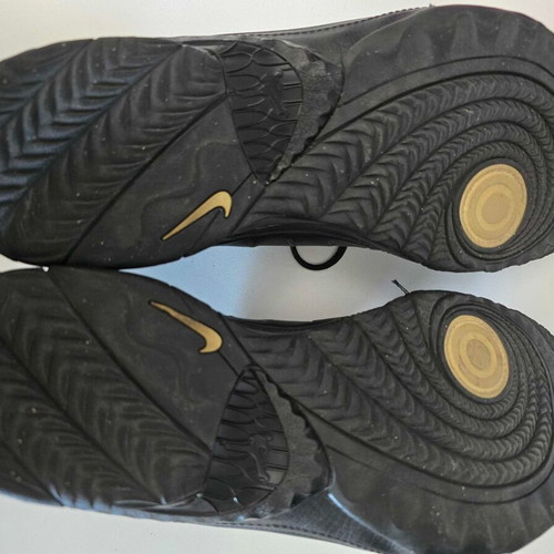 Nike Zoom Air and Adidas Stabil 6 athletic shoes used, size 44 set