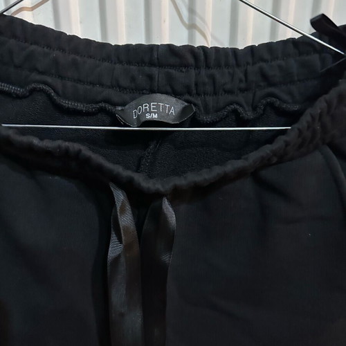 Doremi women's black sweatshirt pants like new with pockets