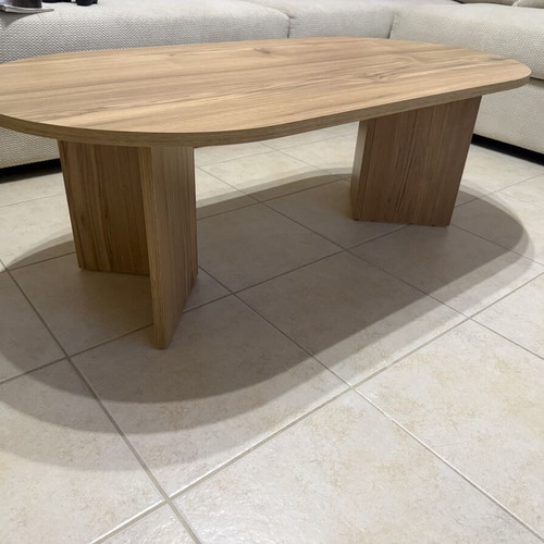Oval coffee table