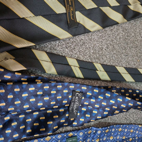 Branded men's ties like new, pack of 13 pieces