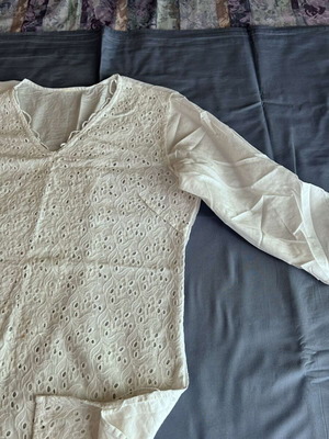 White long-sleeve dress used, beach style
