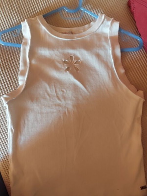 Pull&Bear White Rib Crop Top size M like new with Flower Cut-Out