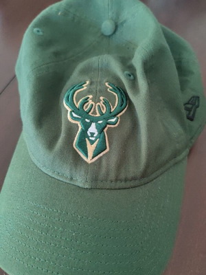 Καπέλο New Era Milwaukee Bucks πράσινο σαν καινούργιο