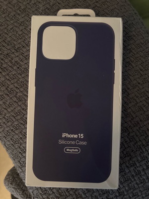 Πωλείται Γνήσια θήκη σιλικόνης για iPhone 15 σε χρώμα dark blue Σφραγισμένη