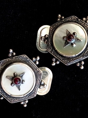 Vintage silver 925 earrings with mother of pearl and red stones like new
