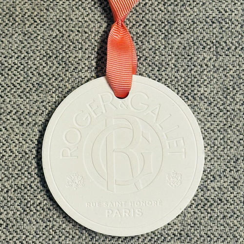 Roger & Gallet Ceramic Aromatic Tag new