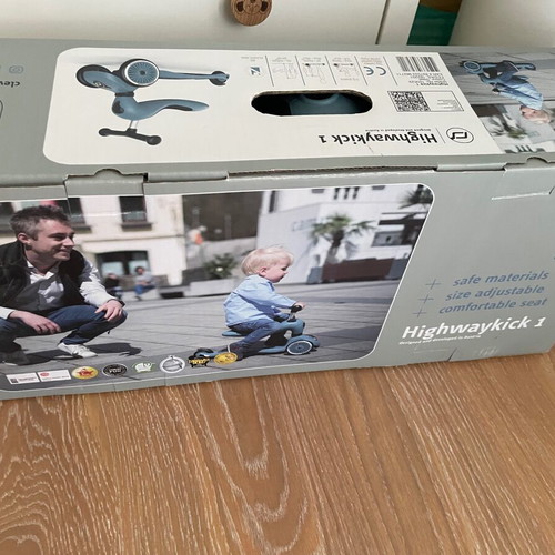 Scoot & Ride Highwaykick 1 Push and Go Tricycle with Seat, Blue